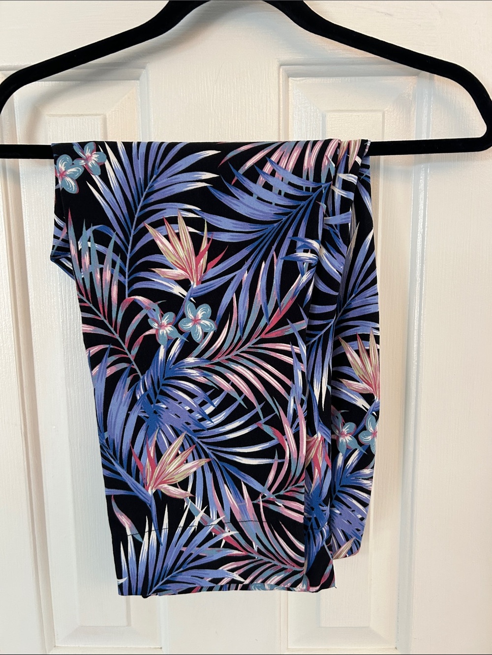 Tropical Print Capris - Black with Blue & Pink Leaves